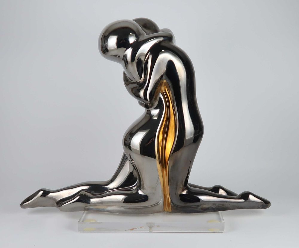 Escultura em porcelana GALOS - O Abraço