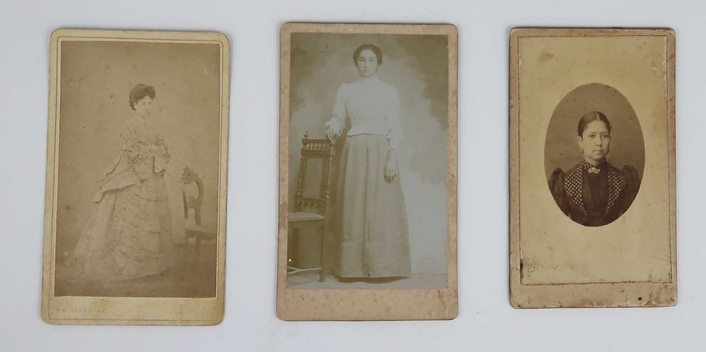 Conjunto de 3 fotografias Séc. XIX/XX - 10.5x6 cm