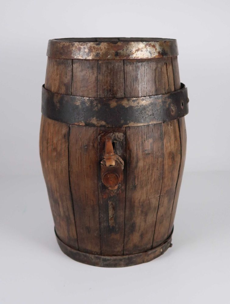 Barril de aguardente antigo em madeira Séc. XIX/XX (23.5 cm)