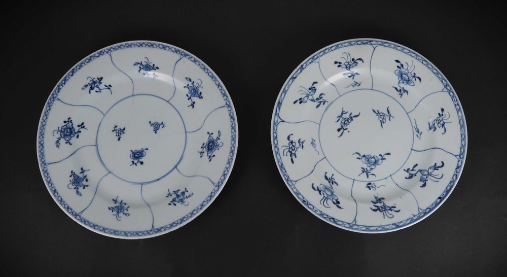 Par de pratos porcelana azul e branca da China Séc. XVIII