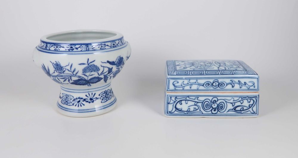 Taça + Caixa em porcelana azul e branca da China