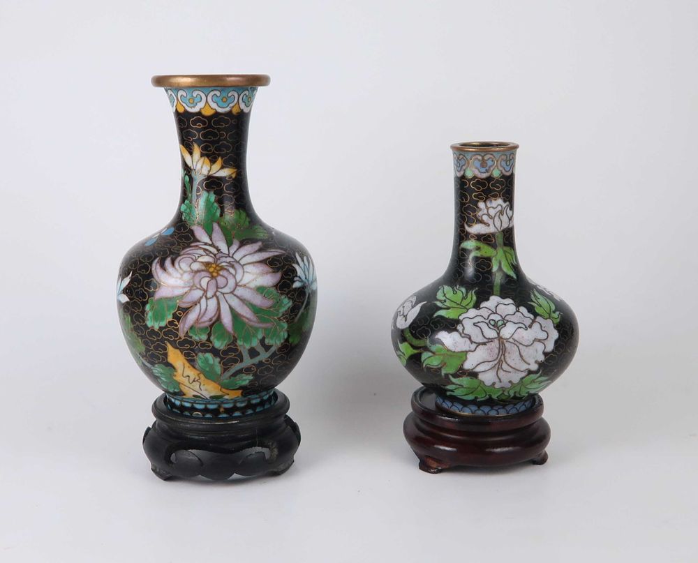2 jarras cloisonné com suporte
