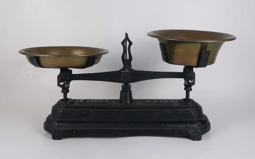 Balança de Cozinha antiga 1 Kg (Ref. 3)