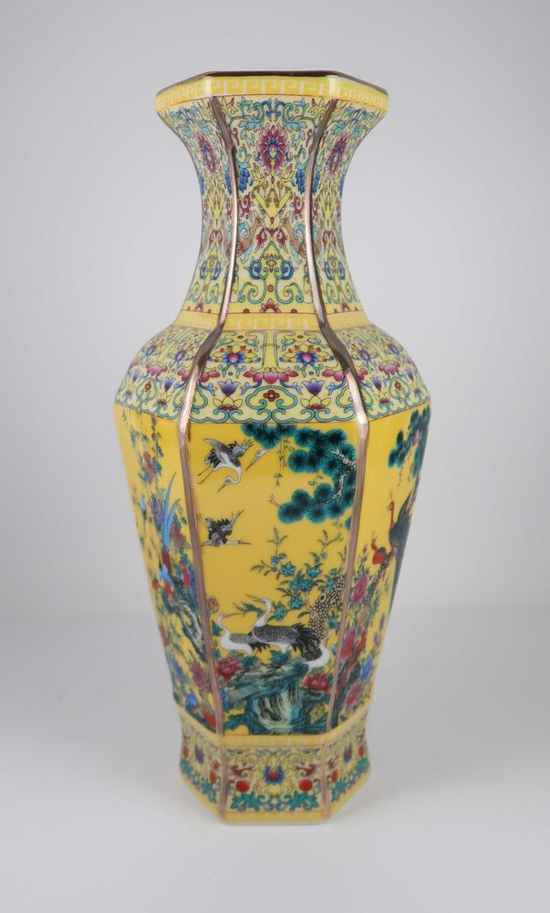 Jarra porcelana amarela da China
