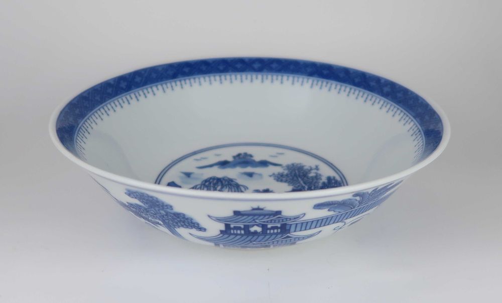 Taça em porcelana da China Cantão