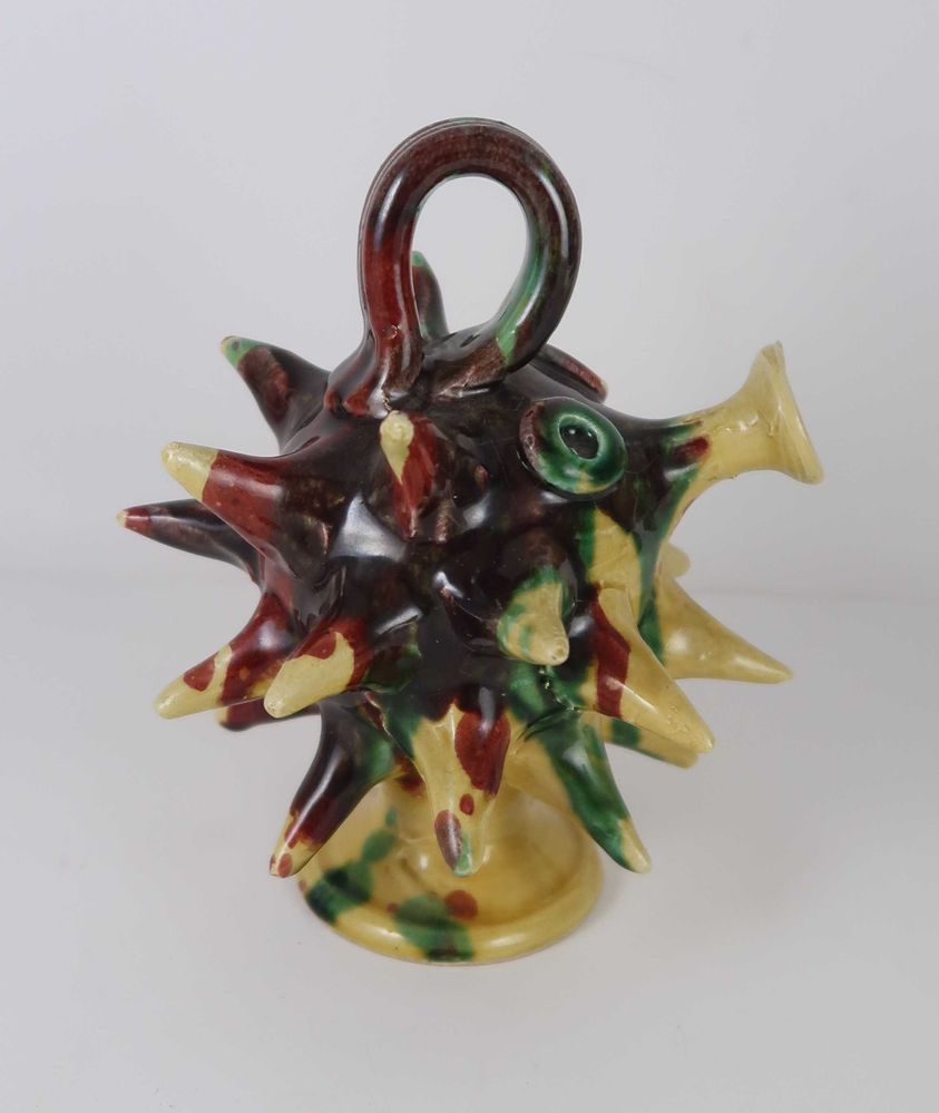 Figurado em barro vidrado