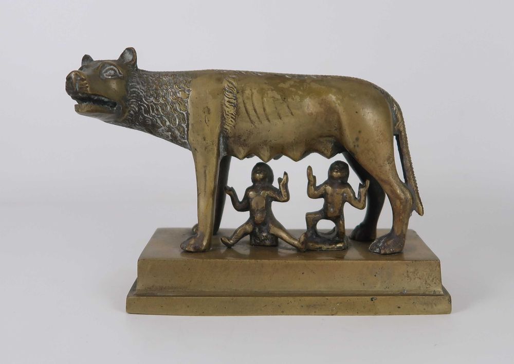 Escultura bronze "Loba capitolina com romulo e remo"